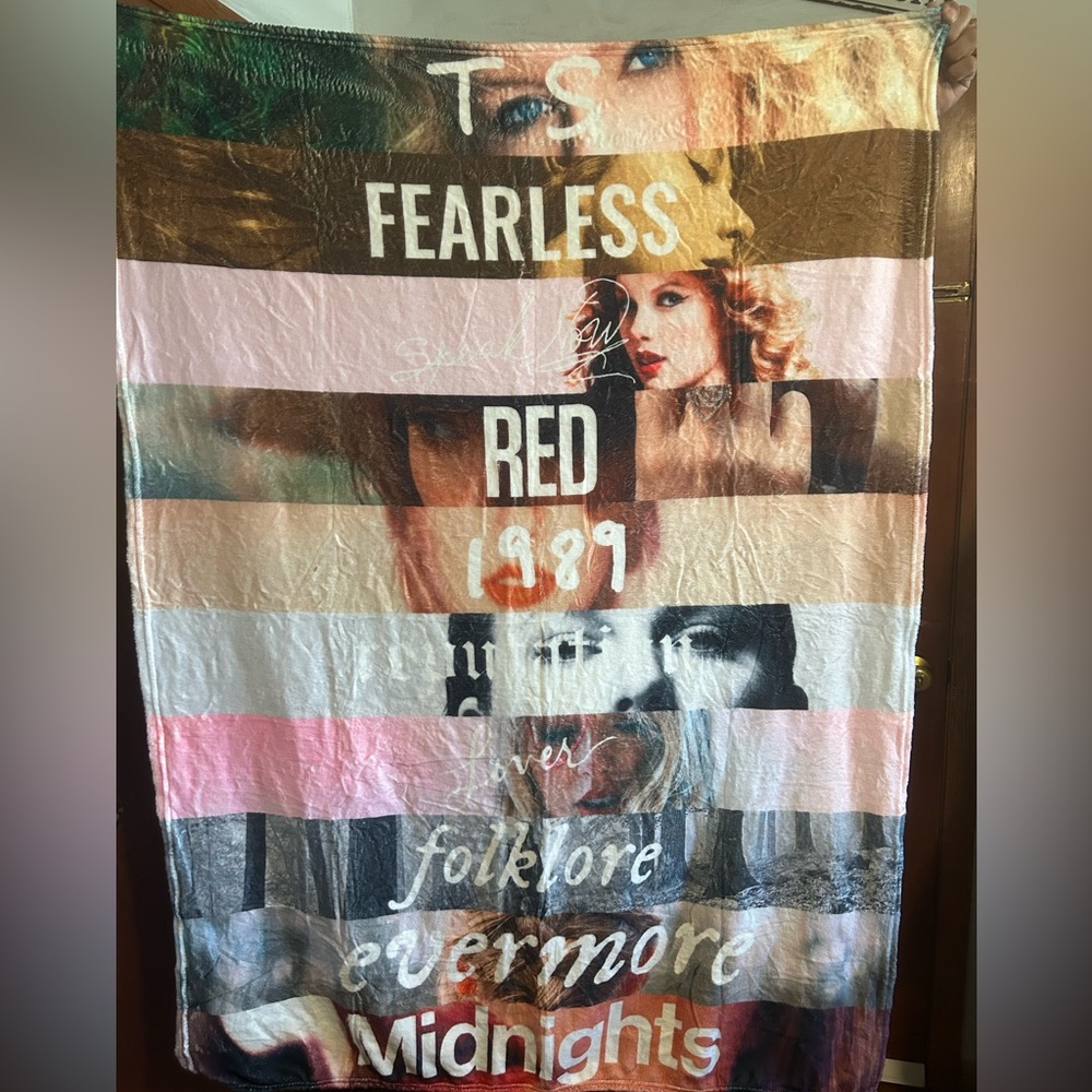 NEW Taylor Swift Music Album Blanket 50” x 40”